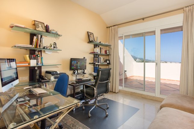 15_guest_bedroom
