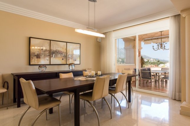 8_dining_area