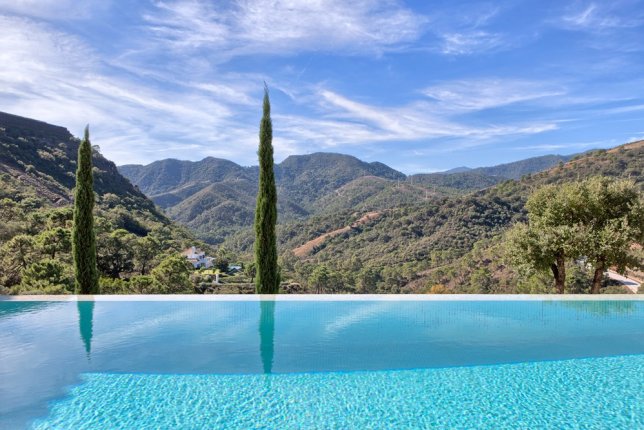 5_pool_with_views