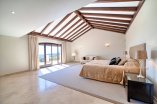 23_master_bedroom_suite