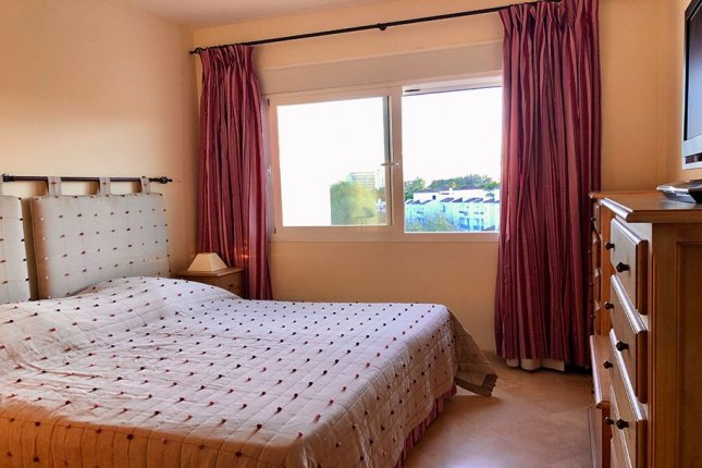 Beachside apartment, Costalita