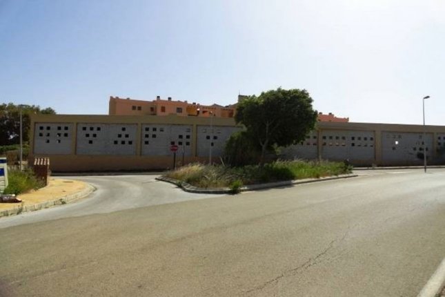 Fantastic Commercial Property with parking spaces, Casares Beach