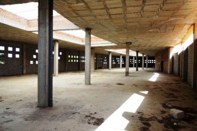 Fantastic Commercial Property with parking spaces, Casares Beach