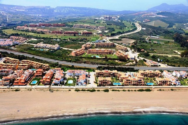 Fantastic Commercial Property with parking spaces, Casares Beach