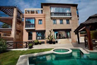 Beachfront Villa, San Pedro