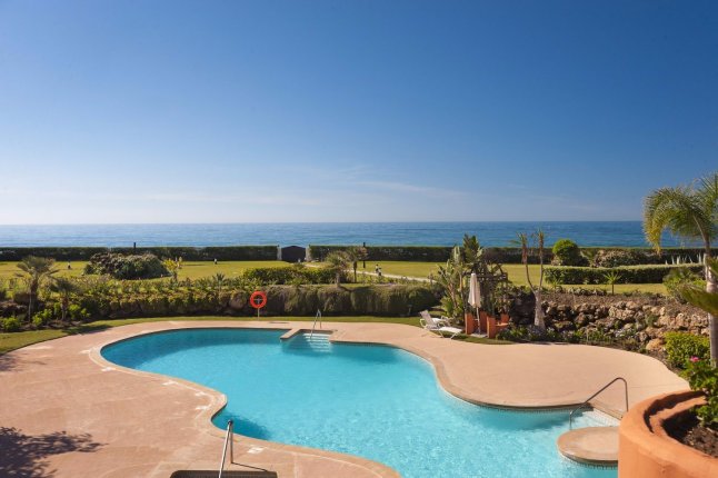 Apartments on the first line Los Monteros beach