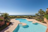 Новые апартаменты на первой линии пляжа в Los Monteros