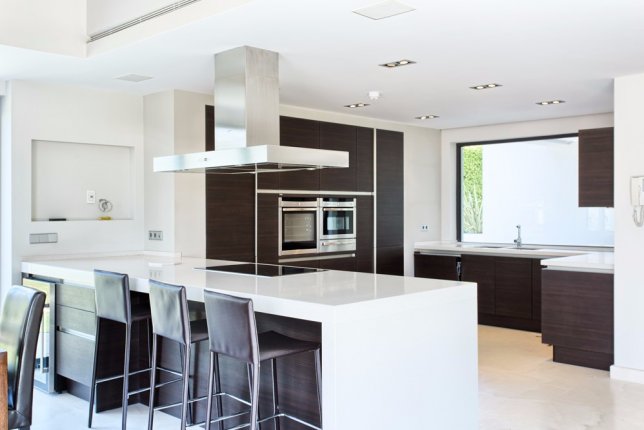 11_kitchen_and_dining
