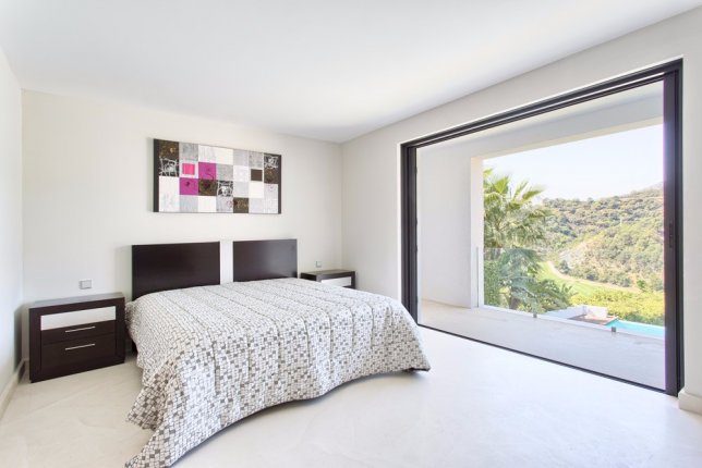 15_master_bedroom (4)