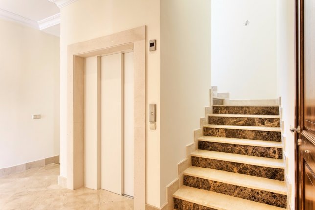 15_elevator_to_all_floors