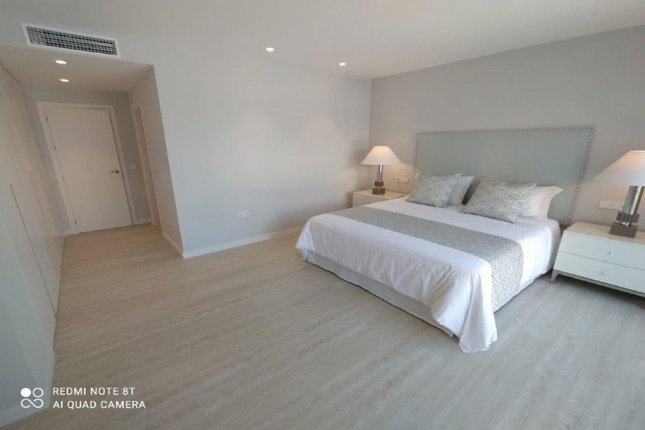 LUXURY  MODERN APARTMENT IN PUERTO BANUS