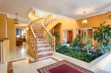 Вилла с восхитительными интерьером и видами на море 18