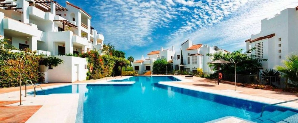 Beachside Apartment with sea view in Spain (1)