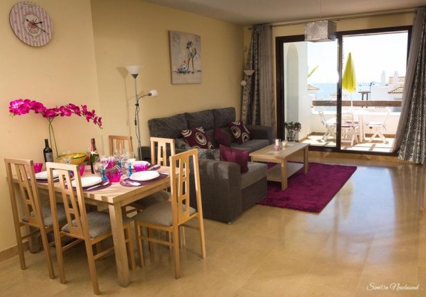 Beachside Apartment with sea view in Spain (6)