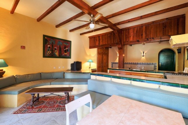 House with an additional 9 studios, Golden Mile
