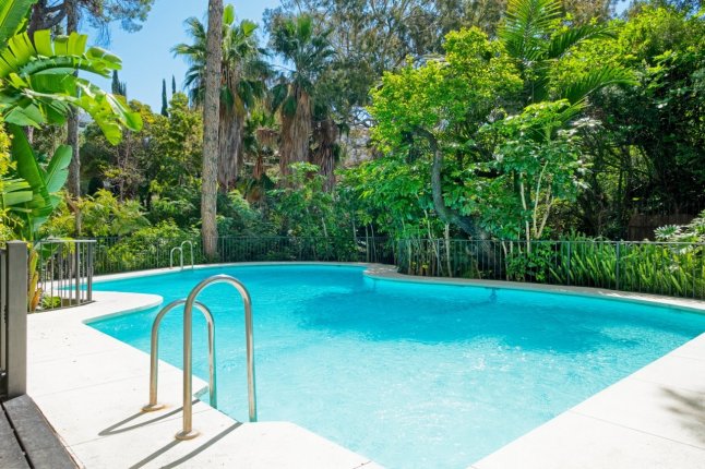 Качественная квартира класса люкс в Jardines del Mediterraneo