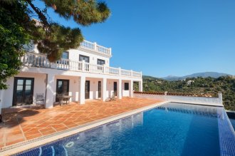 Красивая, классическая вилла, построенная по самым высоким стандартам!