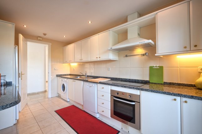 Beautiful villa for a family in Elviria, Marbella East