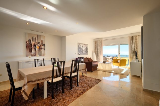 Beautiful villa for a family in Elviria, Marbella East