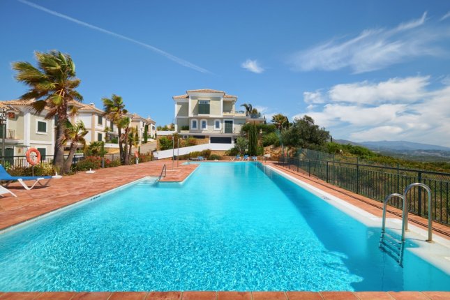 Very good quality ground floor apartment