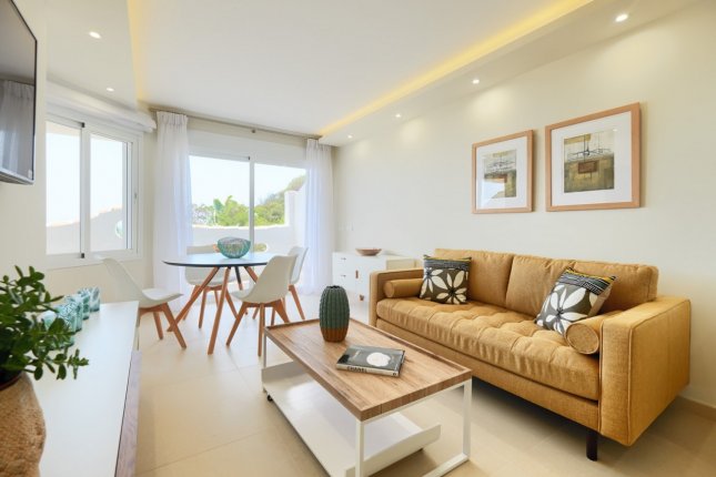 Fully redesigned and renovated apartment in Res. Royal Beach