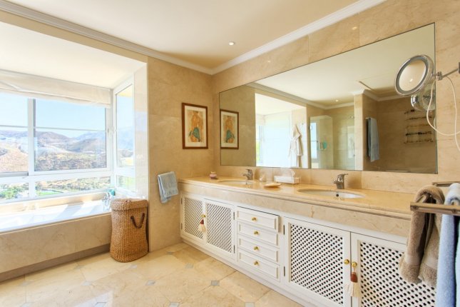 Cozy front line villa La Quinta