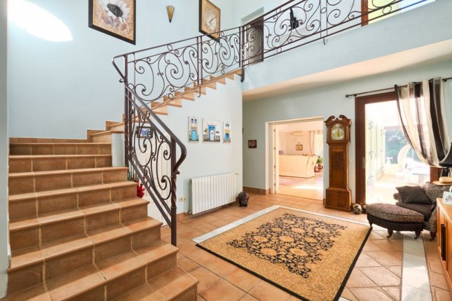 Cozy villa in a residential area of Sotogrande Costa