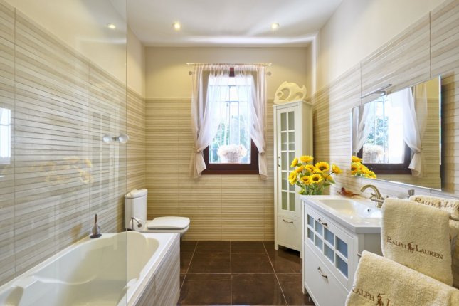 Уютная вилла в жилом районе Сотогранде Коста