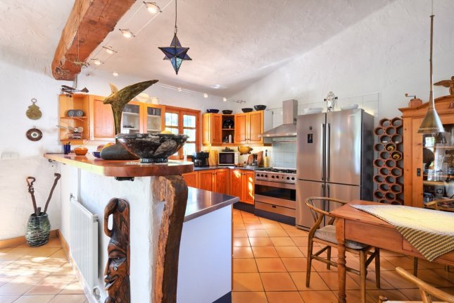 Country estate with private pool located at the foot of the mountain
