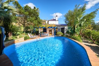 Country estate with private pool located at the foot of the mountain