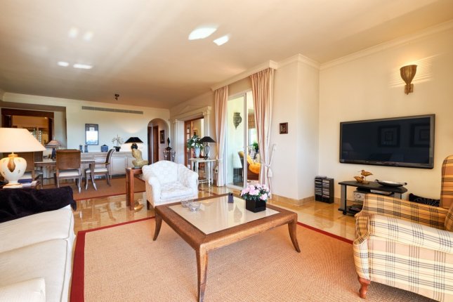 Spectacular 3 bedroom ground floor apartment, Benahavis