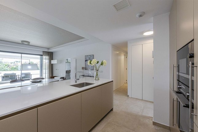New Apartment Complex, El Campanario Estepona