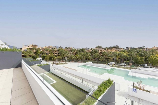 New Apartment Complex, El Campanario Estepona