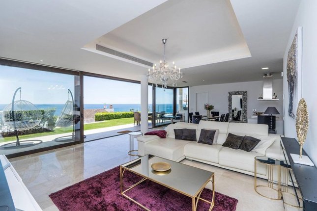 Beautiful Villa close to the sea, Atalaya Estepona