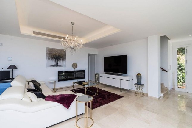 Beautiful Villa close to the sea, Atalaya Estepona