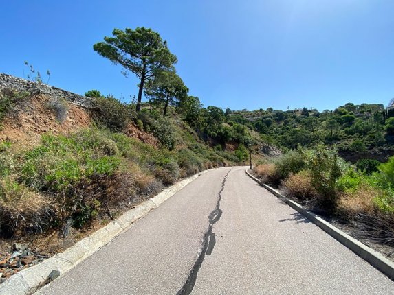 Plot with stunning panoramic views in Monte Mayor